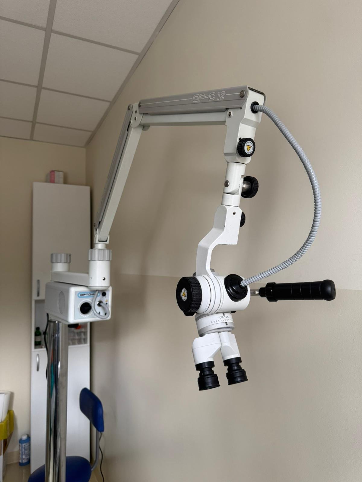 Ordinacija Elite Dr Subasic Mikroskop Pregled Uvo